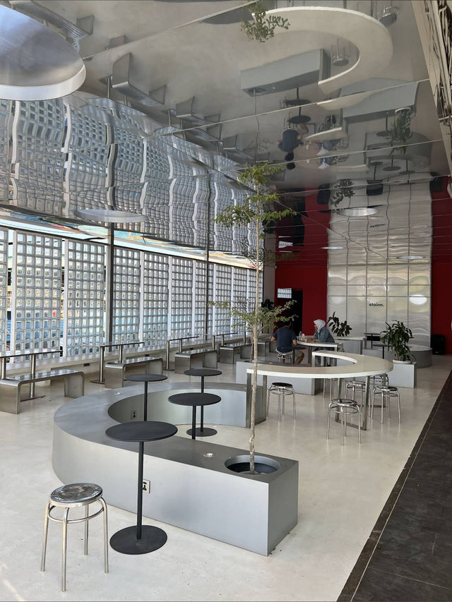 Stainn Cafe, Stylish Comfort with a Local Twist in Batam