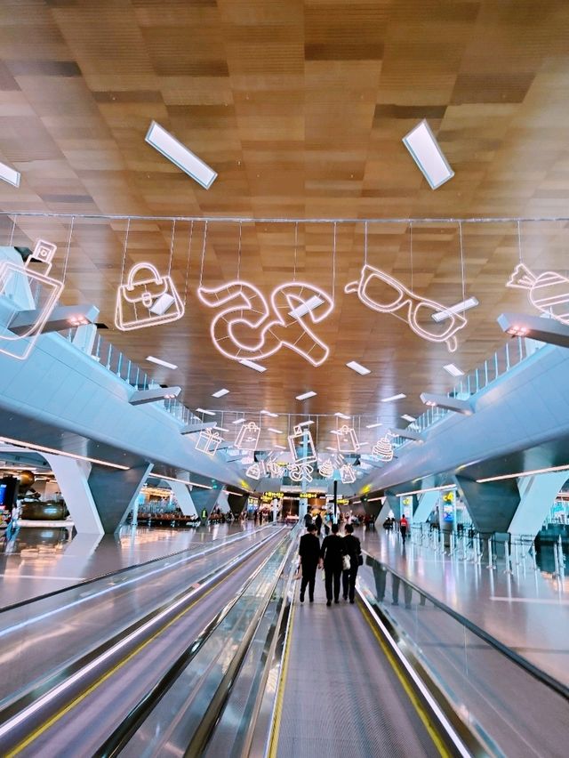 🌟 Arrival in Elegance: First Impressions of Hamad International Airport, Doha 🇶🇦