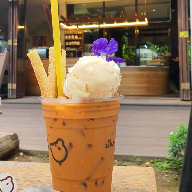 บ้านสวนกาแฟ ร้านอาหาร และกาแฟ ริมลำธาร