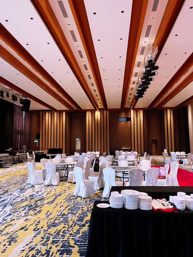 Serene Stay at Roxy Beach Resort