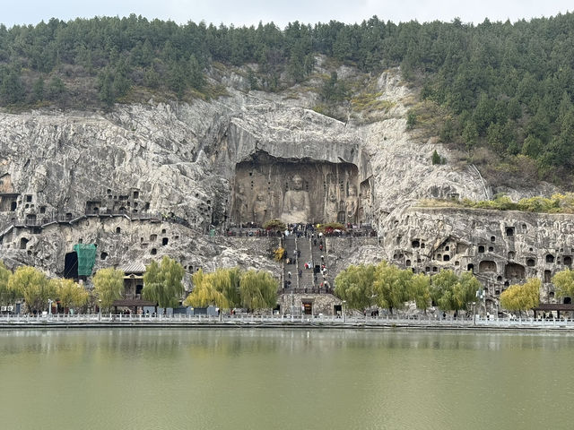ประทับสุดขีด ที่ถ้ำหลงเหมิน เมืองลั่วหยาง ประทับสุดขีด ที่ถ้ำหลงเหมิน เมืองลั่วหยาง