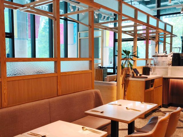 香港旅遊吃膩了茶餐廳？來試試這家咖啡館吧！