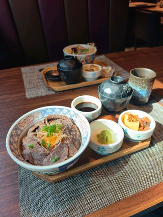 Island Japanese restaurant with a comfortable ambiance