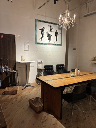 【福岡縣浮葉市】品嚐用養豬場出產的肥美培根和香腸製成的美味熱狗！
