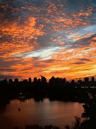🌅 唐人街黃昏 | 長安變金