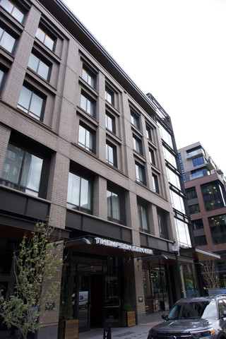 丹佛酒店住宿體驗:坐擁城市靚景、型格客房、美饌與酒廊時光。