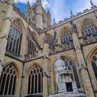 Bath Abbey: Discover the Majestic Cathedral in #Bath! 📍