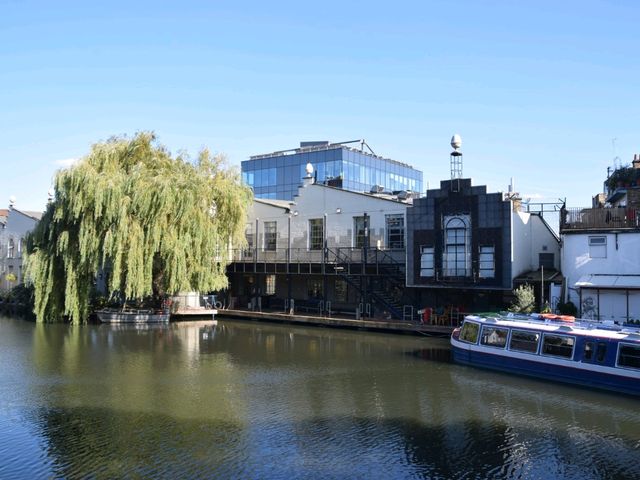 Regent's Canal: an escape in London