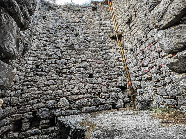 Medieval Castle of Livadia 🗺️