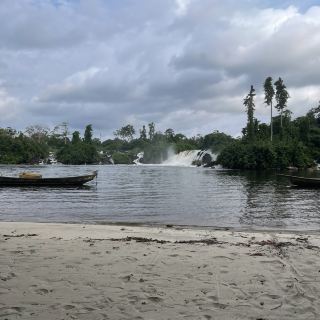 Marvel at the Majestic Chutes de la Lobé 🌊🌴