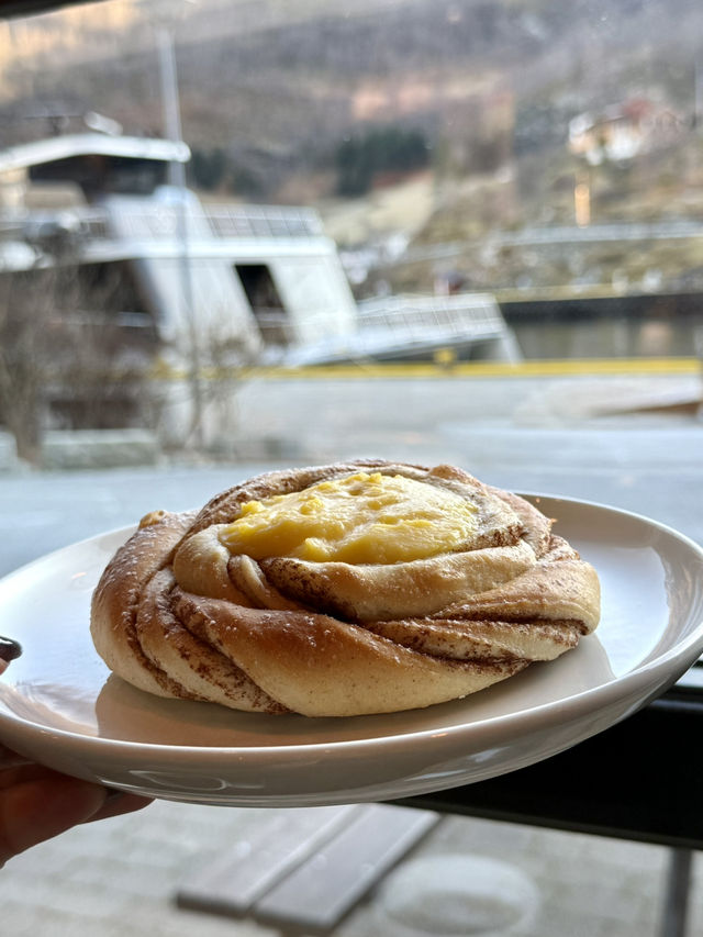 A Lovely Bakery in the Fjords🥐