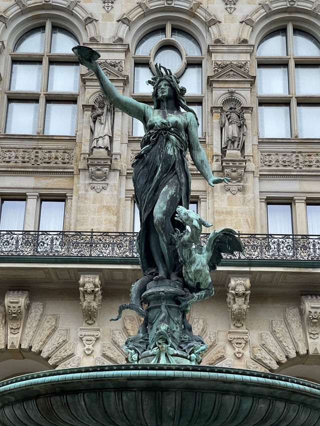 Frost & Found: Chasing Christmas Magic in Hamburg