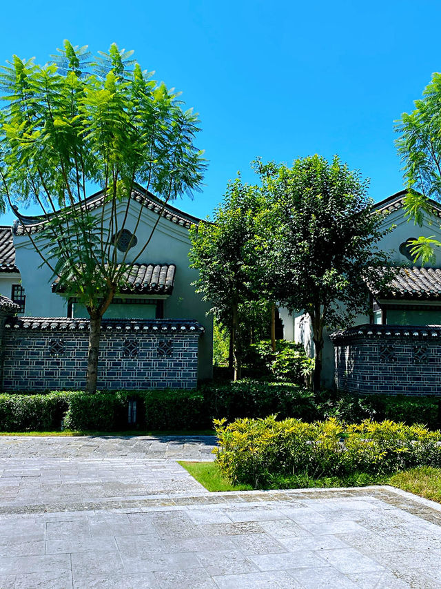 Banyan Tree Yangshuo – Moonlit BBQs, Mountain Views & Memories for a Lifetime