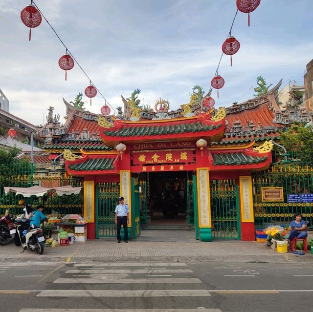 The magic of Chua Quan Am 🇻🇳