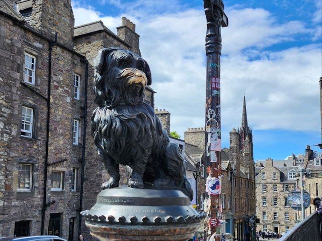 Edinburgh: Magic, History, and Vibes