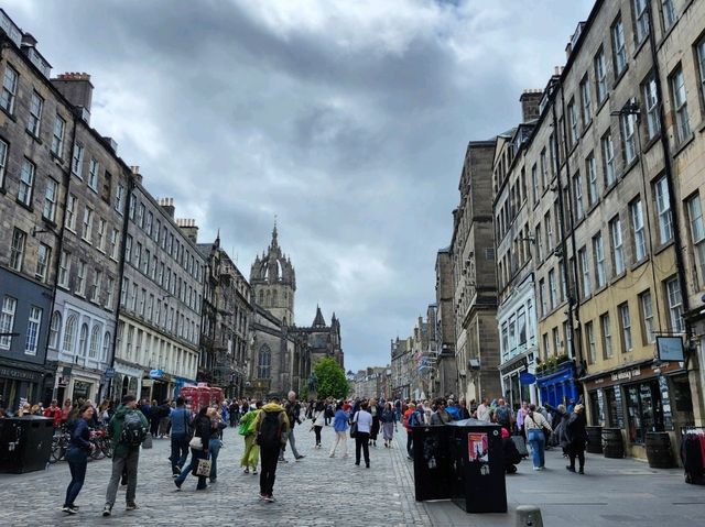 Edinburgh: Magic, History, and Vibes