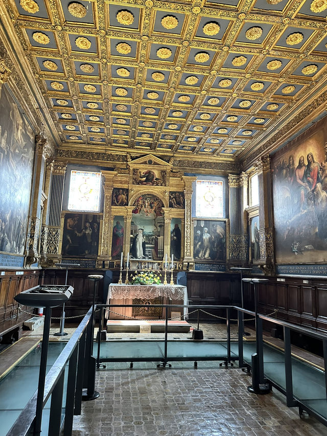 Siena’s Cathedral Quarter: A Medieval Wonderland Awaits!