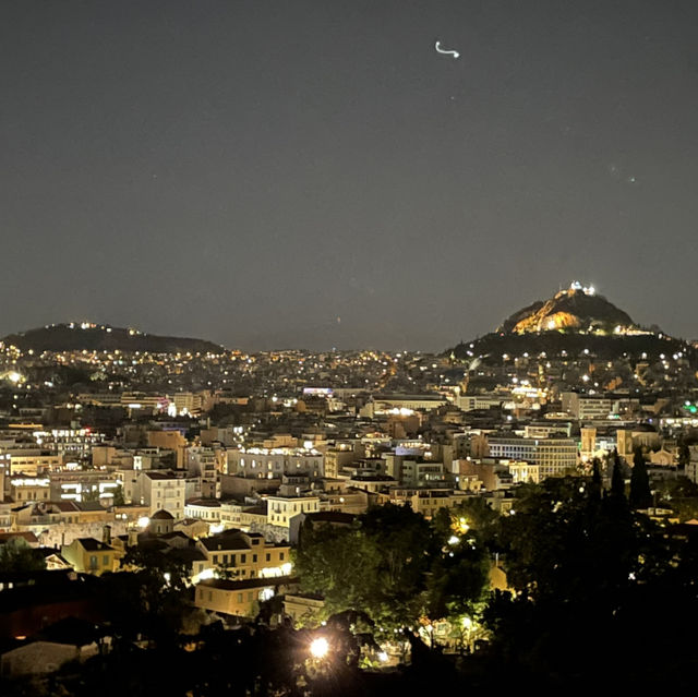 Athens on a Budget: History, Streets & Sunset Views