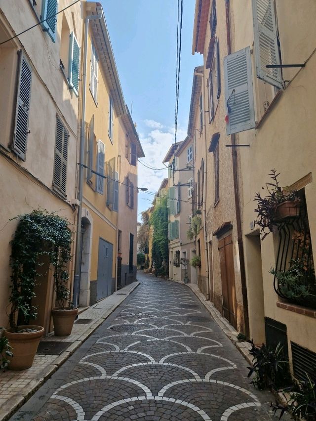 Halloween in Antibes: A Spooky Riviera Escape