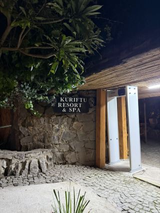 Kuriftu Resort & Spa is the perfect getaway for relaxation and beautiful scenery. From the warm welcome at the gate to the cozy, traditionally designed rooms, everything feels so peaceful and well thought out. The restaurant offers delicious Ethiopian and international dishes, every plate is full of flavor and presented beautifully. The lakeside views are absolutely stunning, especially at sunset, and the resort’s natural atmosphere makes it even more special. A wonderful spot for anyone looking to unwind and enjoy the best of comfort, nature, and culture! 🌿✨ 