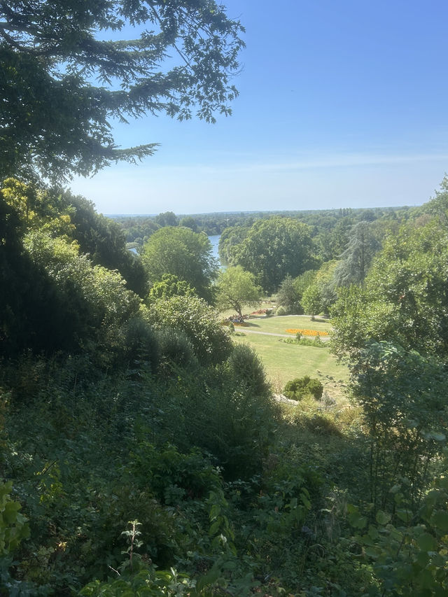 Is this a charming small city or London ? Believe it or not this London