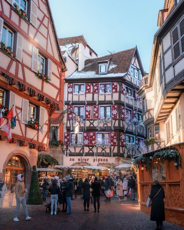 Christmas Delight in Colmar: Captured in 5 Captivating Photos 🤍✨