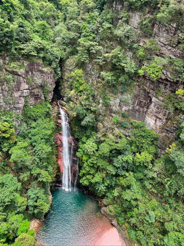 去山裡看看龍潭吧