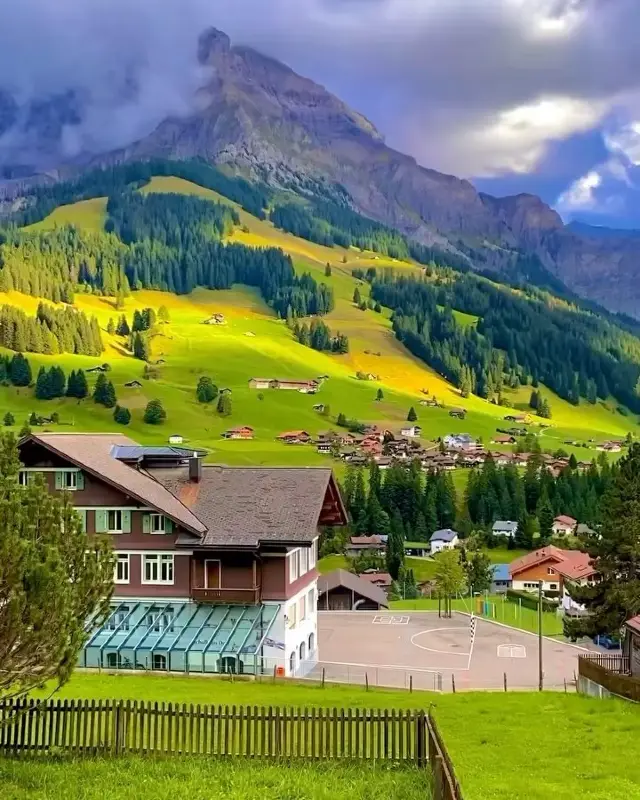 Berner Oberland Beauty: Unveiling the Charms of 3 Swiss Villages! 🏞️