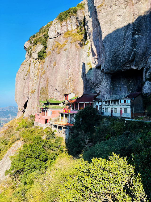 羊角洞這座山頭上全是道觀，仙氣飄飄