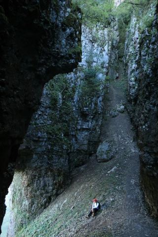 충칭 하이킹 "세계의 문을 열다 - 일월동굴"