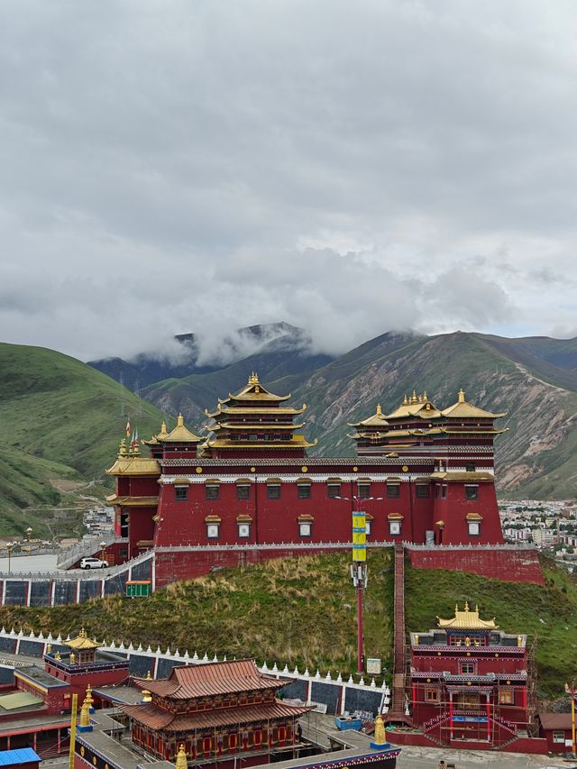 震後涅槃重生的薩迦大寺（玉樹）