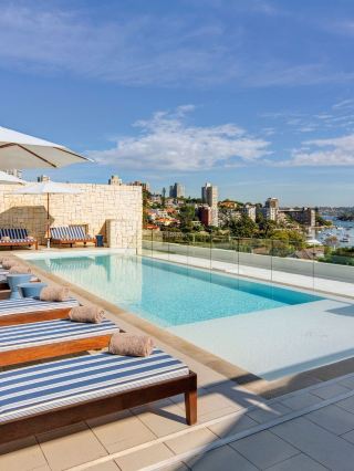 🌟 Sydney Stays: Top-Notch Comfort at InterContinental 🛎️