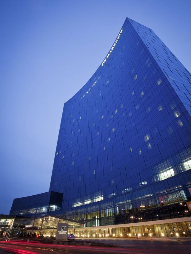 🌟 Indy's Luxe Sleeps: JW Marriott Review 🌟