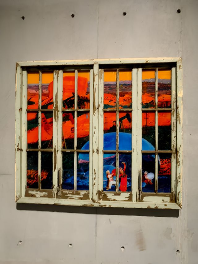 逛展《重瞳》。