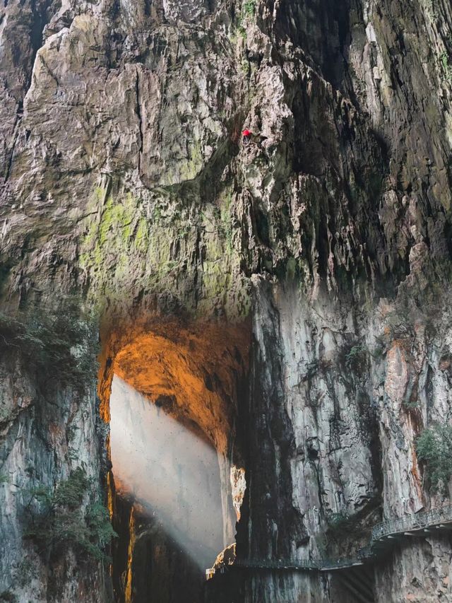 真的絕！跟着《國家地理》看到了秘境地神光。