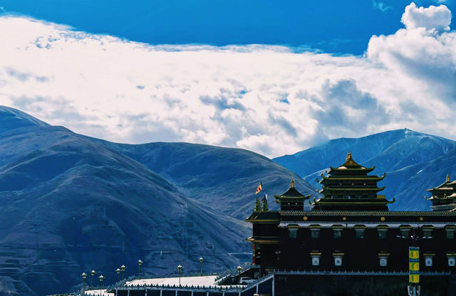 一個俯視玉樹全貌的寺廟你也確定不想俯看玉樹全貌嗎？。