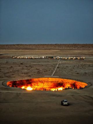 "Darvaza Gas Crater: The Gate of Hell"