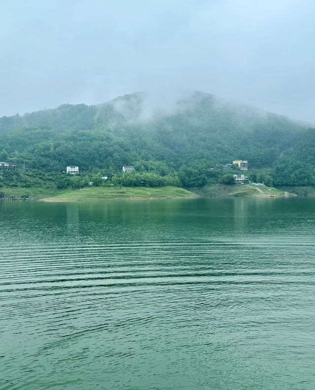 陝南一個人也沒有！彷彿在海邊絕美島嶼露營地