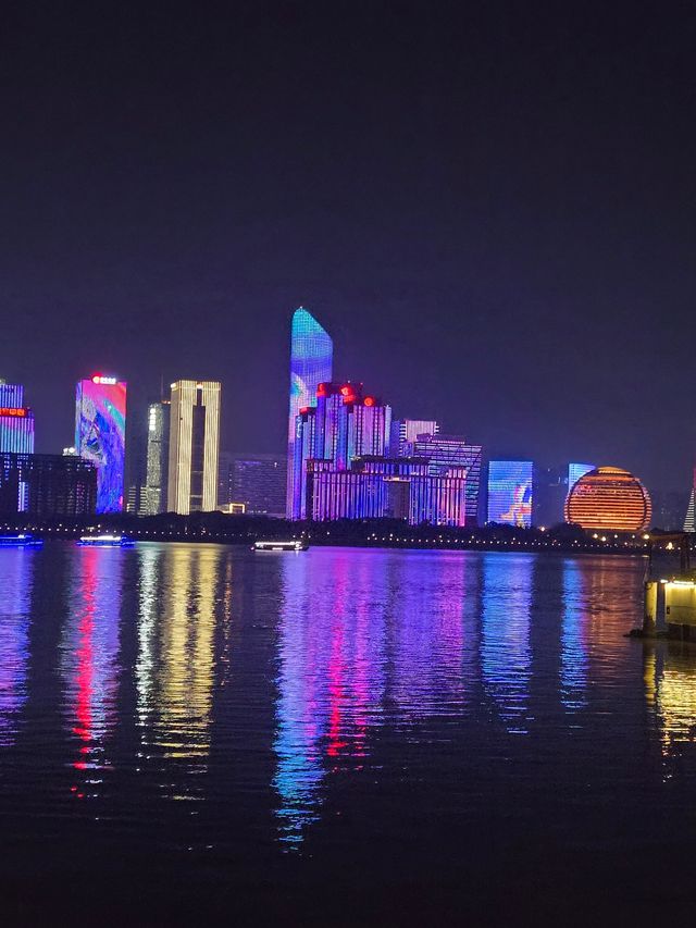 夜遊錢塘江，賞杭州錢塘江景