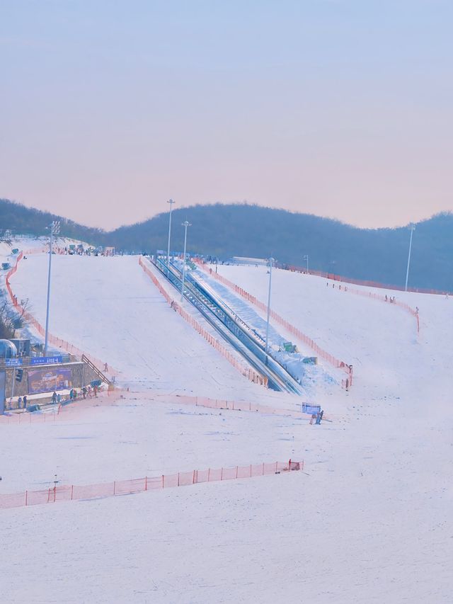 冬日裏的滑雪之旅雲上草原滑雪場