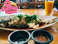 Pattaya's Seafood Feast: A Carnival of Crustaceans Under Neon Skies
