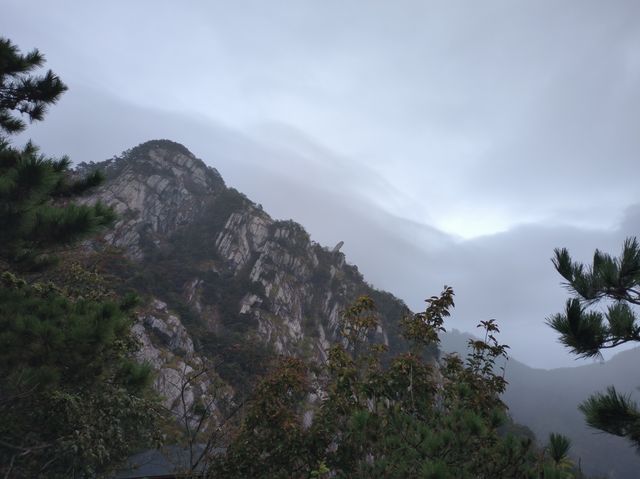 霧隱嵐山火燭幽