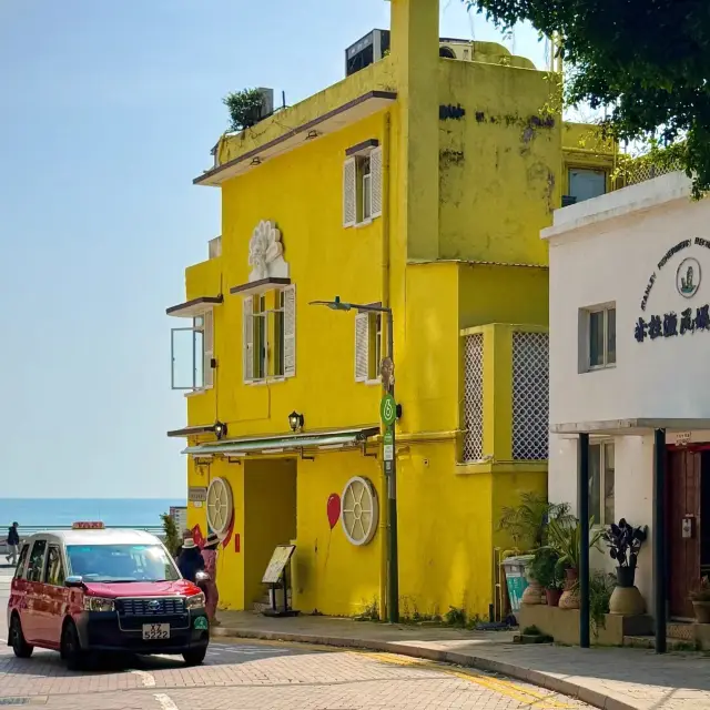 香港旅行的完美一天，沿著美麗的海岸線和高級酒吧的路線。