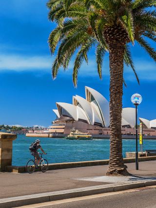 Don't miss this ultimate guide for autumn trips to Australia and New Zealand!