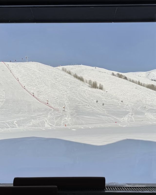 禾木假日酒店,完美的ski in ski out 禾木假日酒店,完美的ski in ski out