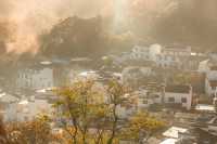 婺源石城秋日行攝全攻略｜沉浸於紅葉晨霧的水墨畫境