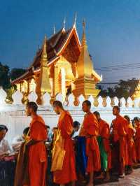 來琅勃拉邦，別錯過一場獨特的【清晨布施】