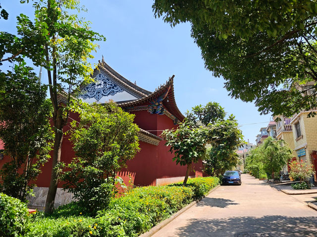 探尋安寧馬蹄寺:感受鬧市中的清幽之境 探尋安寧馬蹄寺:感受鬧市中的清幽之境