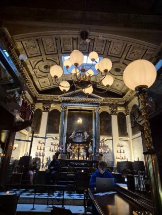 리버풀의 활기찬 씰 스트리트(Seel Street) 방문기
