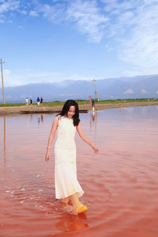 Pink salt lake photo spot